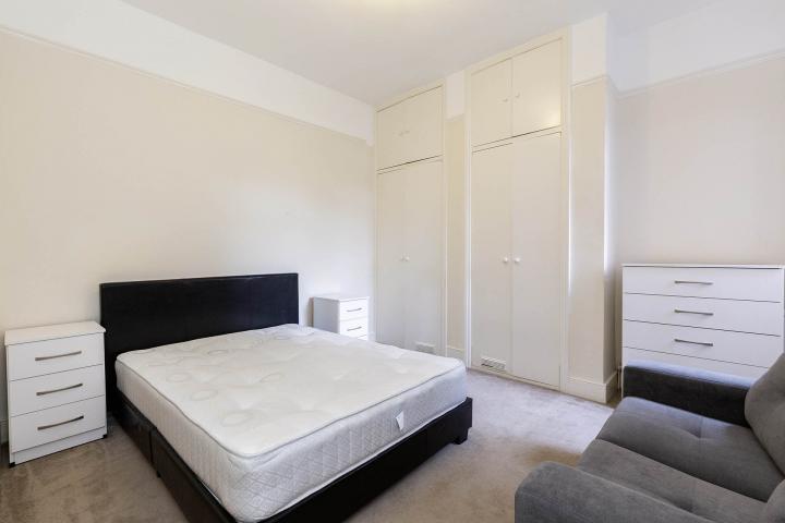 Modern Apartment Riffel Road, Willesden Green